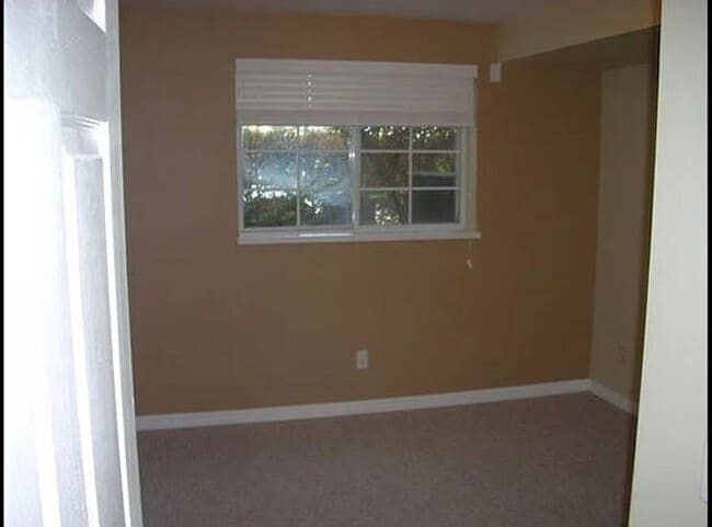 Building Photo - 150 S 800 E