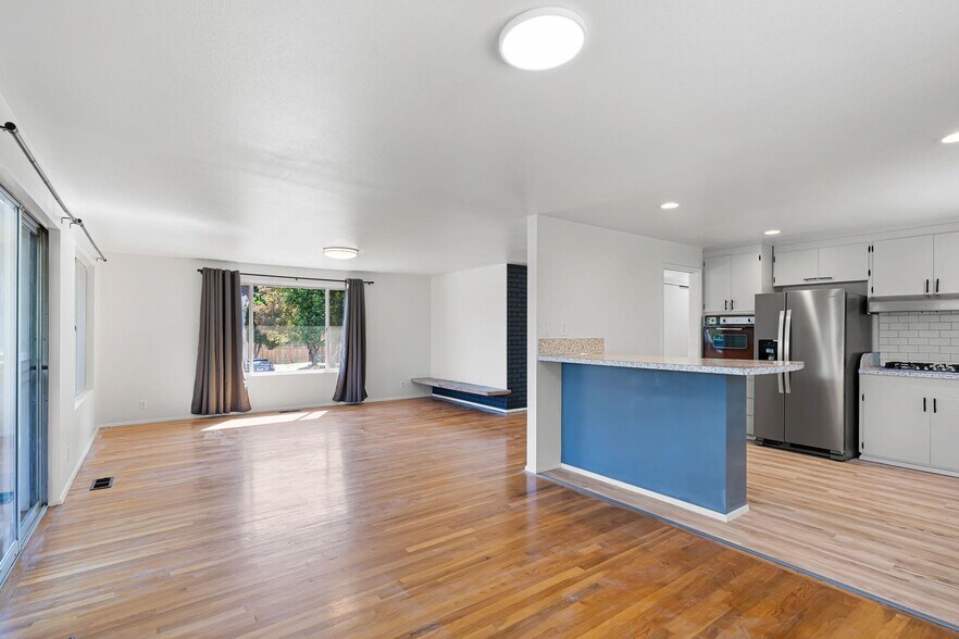 Building Photo - 17803 98th Ave S