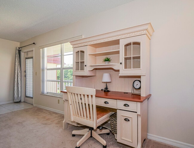 Building Photo - 36 Pine Arbor Ln