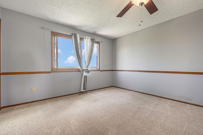 Building Photo - Big*Open*Private*Custom Home in Pinecliff D#20