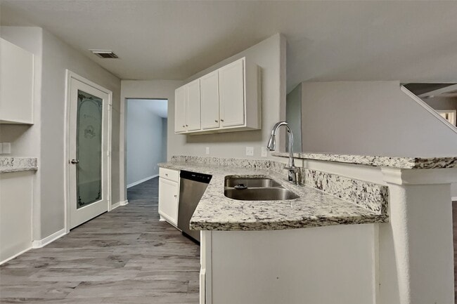 Building Photo - 20822 Fox Trot Ct