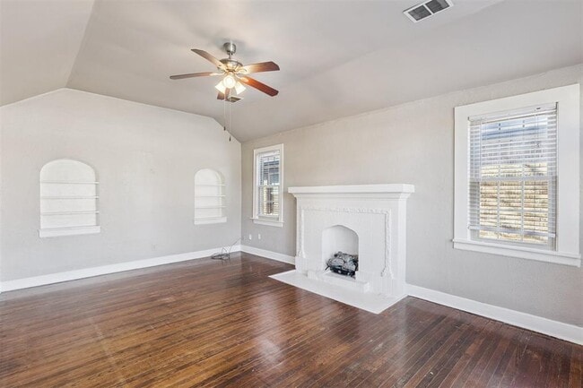 Building Photo - 1220 NW 43rd St