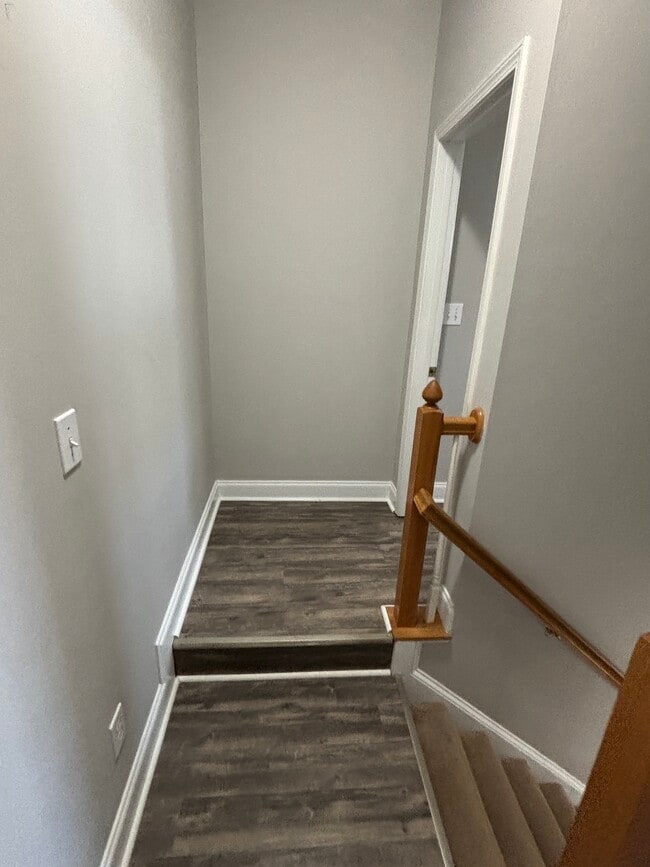 Building Photo - 917 Shearer St