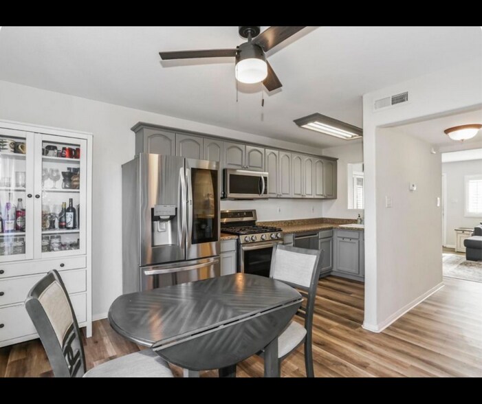 Dining area seamlessly connected to the living space. - 940 Calla Ave