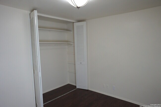 Building Photo - 6611 Woodford-