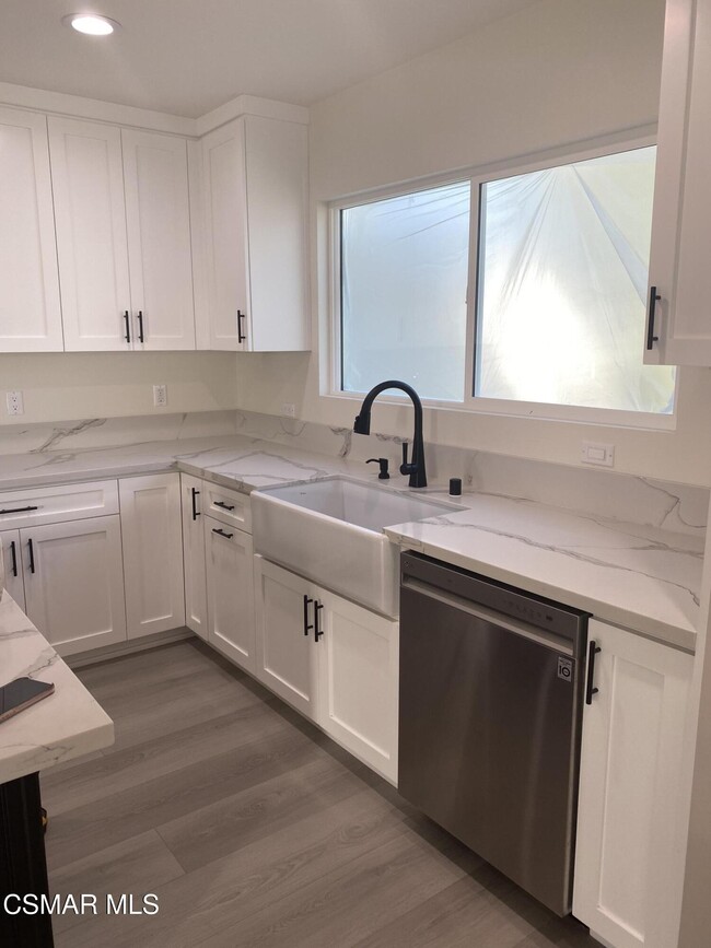 Building Photo - 4900 Stern Ave