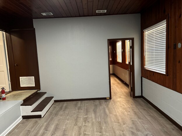 Building Photo - 6420 New Kings Rd