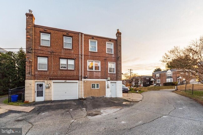 Building Photo - 945 Fariston Dr