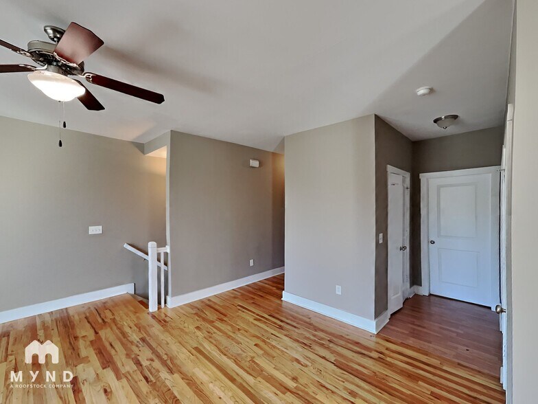 Building Photo - 177 Herring St