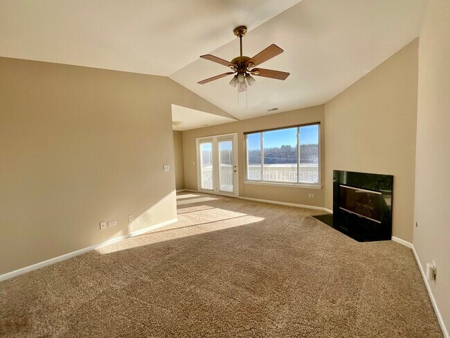 Building Photo - 290 Crestview Dr