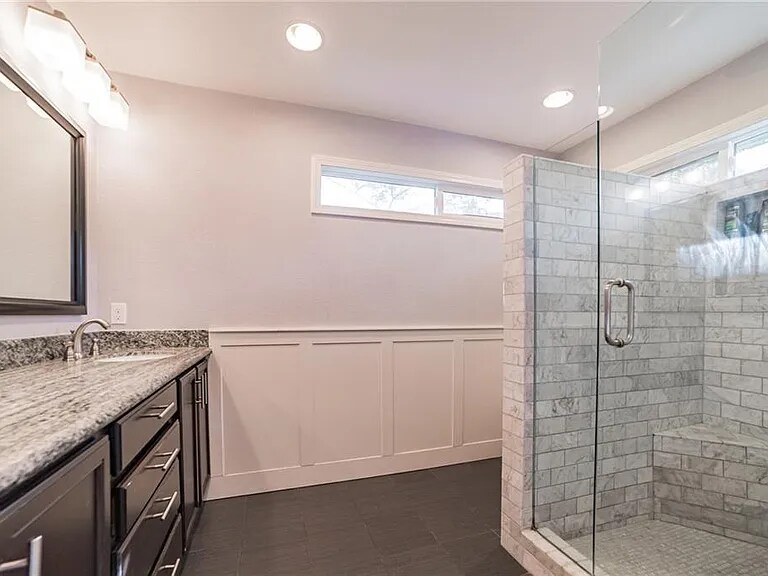 master bath - 6520 Heron Dr