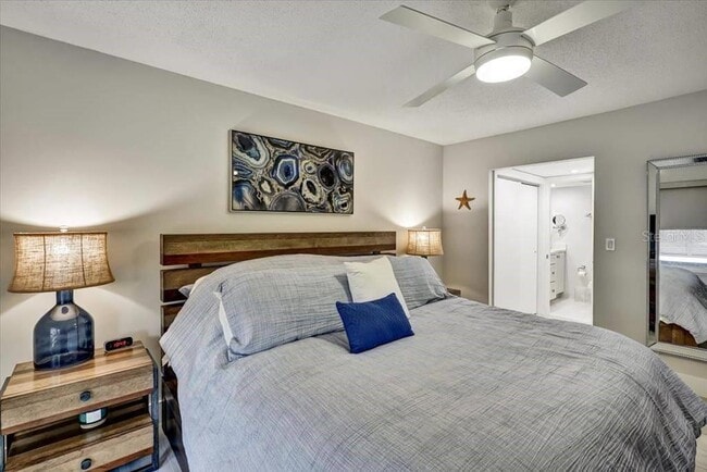 Building Photo - 6046 W Peppertree Way