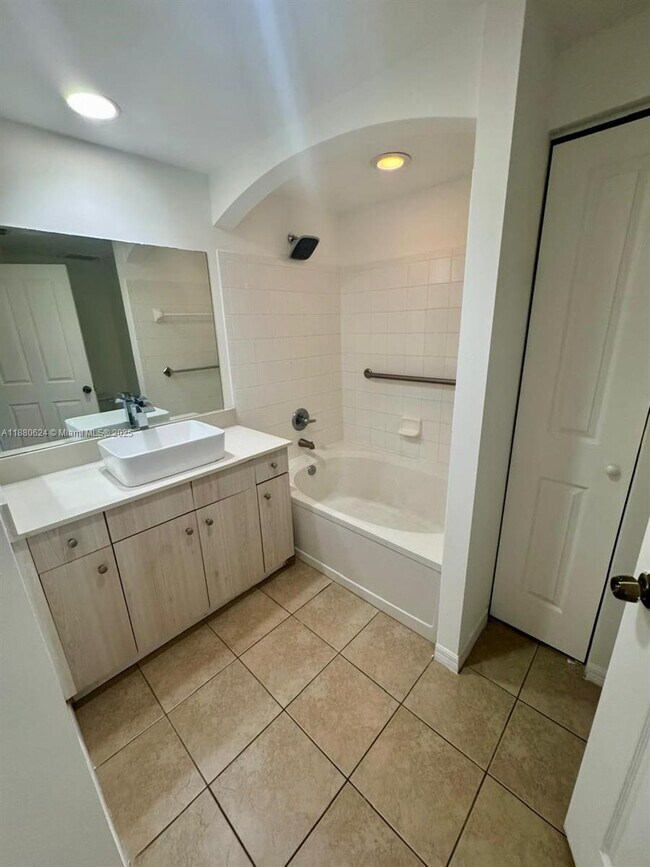 Building Photo - 9172 Collins Ave