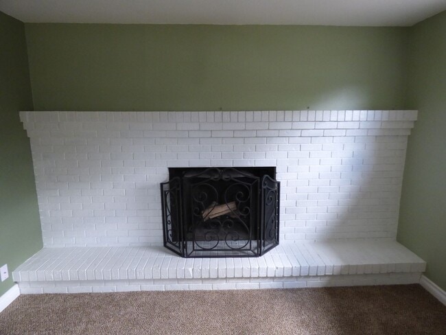 Building Photo - 4 Bedroom home in Loveland