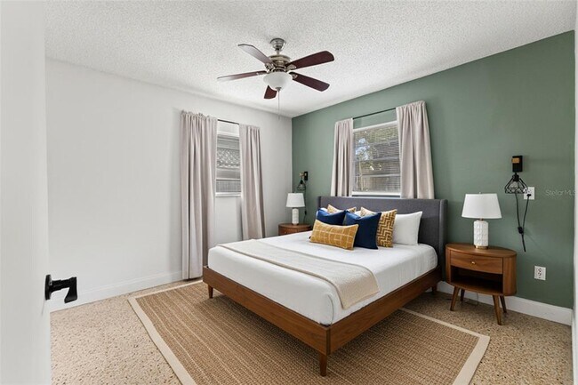 Building Photo - 314 W Alva St