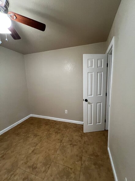 Building Photo - 304 N Sierra Vista Ave