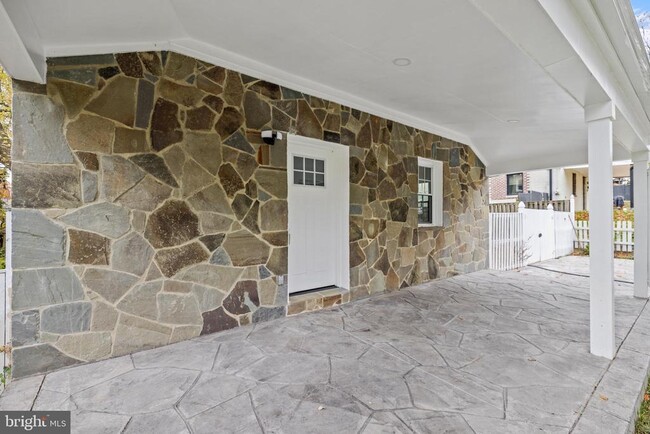 Building Photo - 7213 Tyler Ave