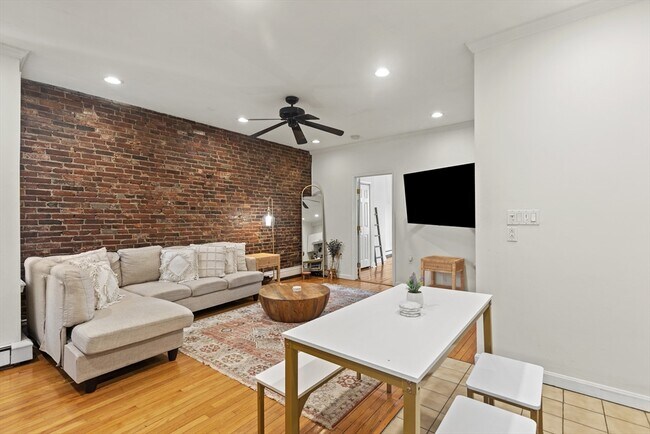 Building Photo - 245 W Fifth St