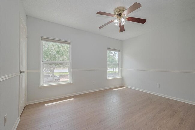 Building Photo - 3131 Double Lake Dr