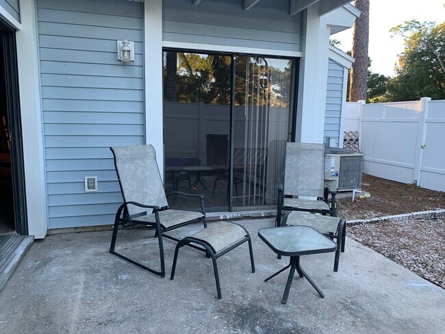 Building Photo - 1701 Winter Green Blvd