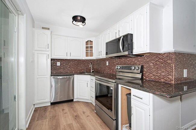 Building Photo - 13 Indian Trail