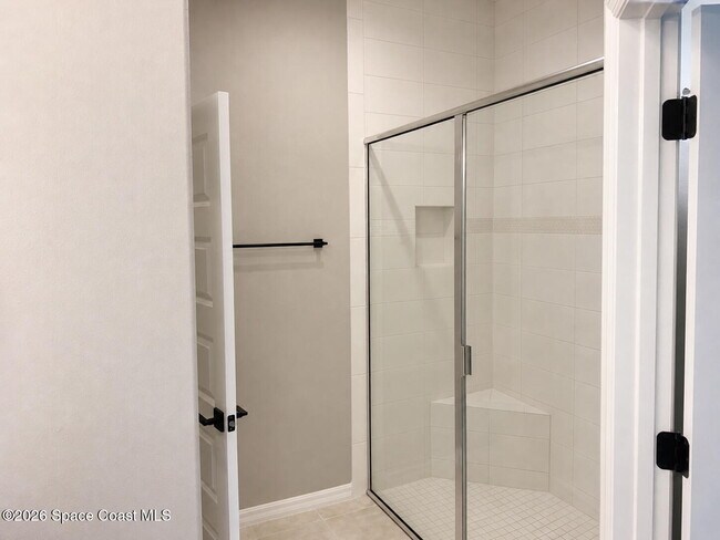 Building Photo - 3010 Avalonia Dr
