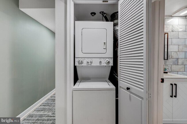 Building Photo - 1408 21st St NW