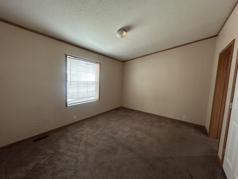 Building Photo - 76 E U.S. Hwy 6