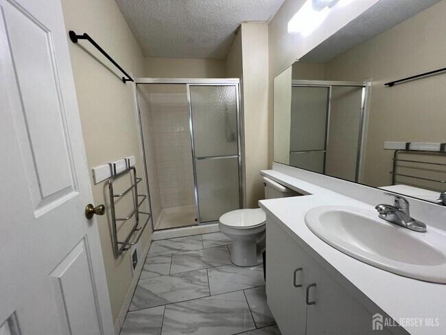 Building Photo - 72 Joyner Ct