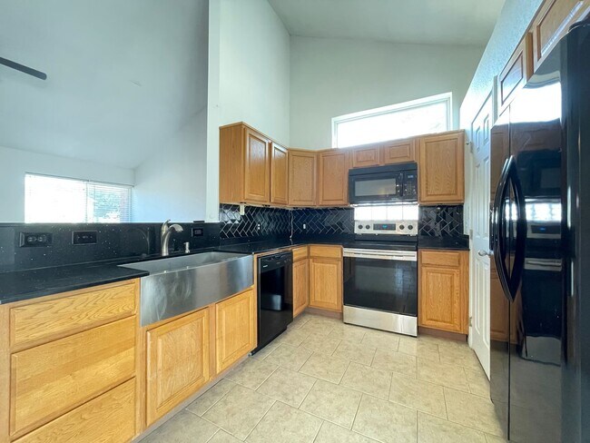 Building Photo - 3-Bedroom House on 1/2 an Acre for Rent in Killeen