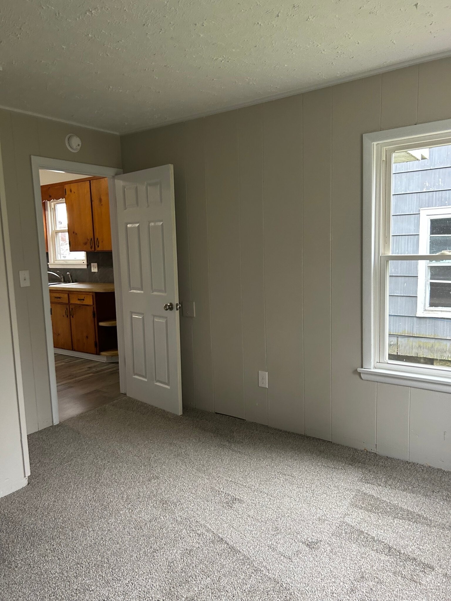 Building Photo - 112 W 3rd St N