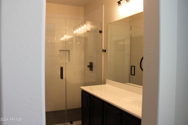 Building Photo - 739 W Dana Dr