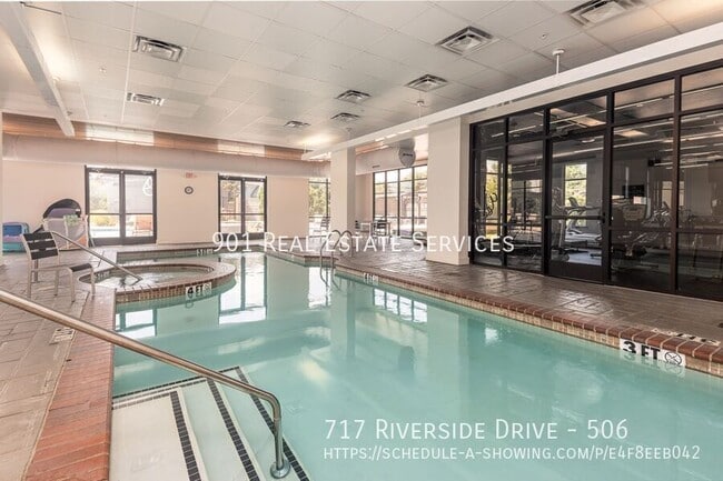 Building Photo - 717 Riverside Dr