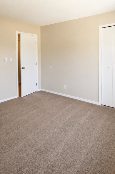 Building Photo - 1831 Mulberry Dr