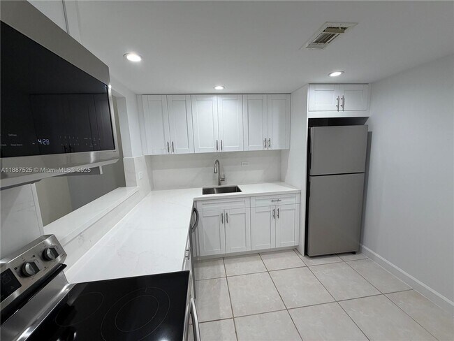 Building Photo - 8101 SW 72nd Ave