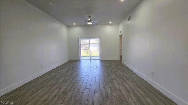 Building Photo - 2909 SW Santa Barbara Pl