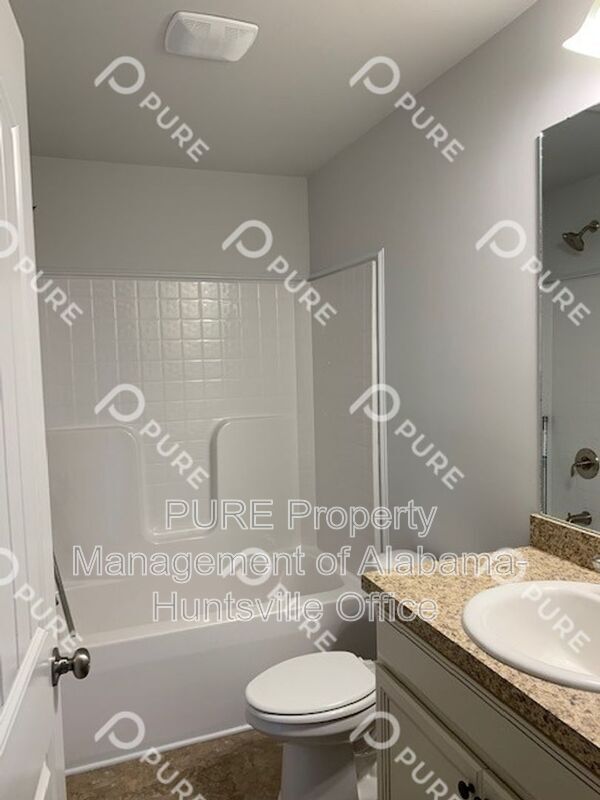 Building Photo - 283 Abercorn Dr