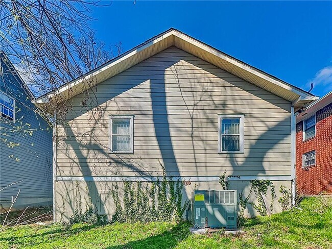 Building Photo - 249 Chappell Rd NW