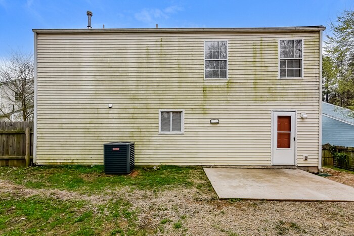 Building Photo - 5443 Northcut Dr