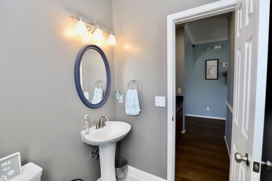 Building Photo - 3260 Matthews Dr