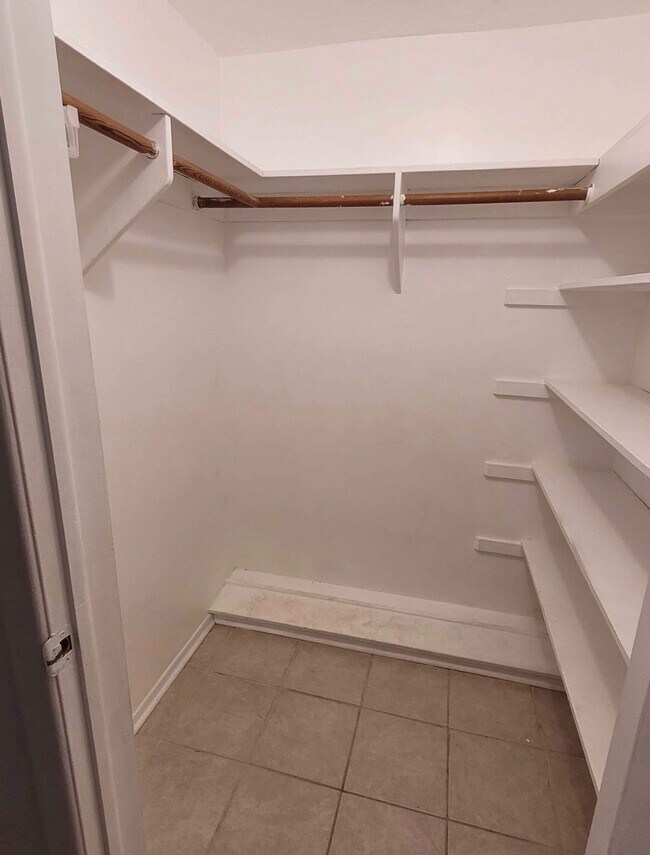 Building Photo - 12411 Partridge Hill Row