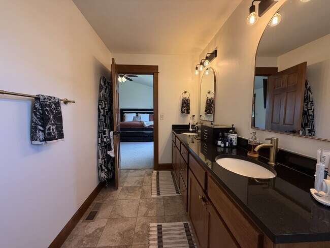 Building Photo - Stunning Single Level Home with Sprawling Fenced Yard