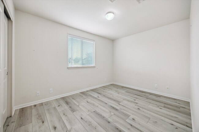 Building Photo - 2124 Nestlewood Dr