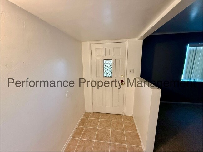 Building Photo - Stunning 4 Bed/2 Bath NE Home w/ Solar, RB...