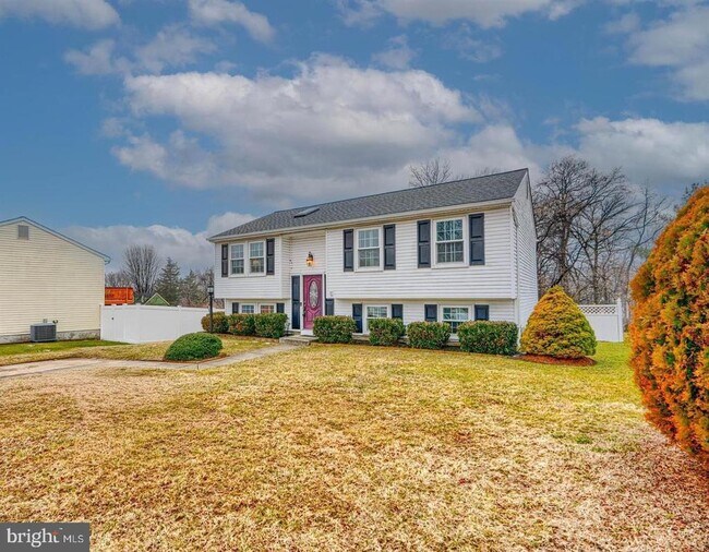 Building Photo - 8908 Goldentree Ln