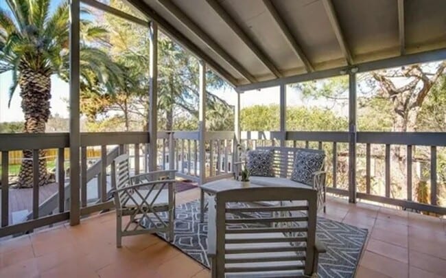 Building Photo - Spacious Single Family Home