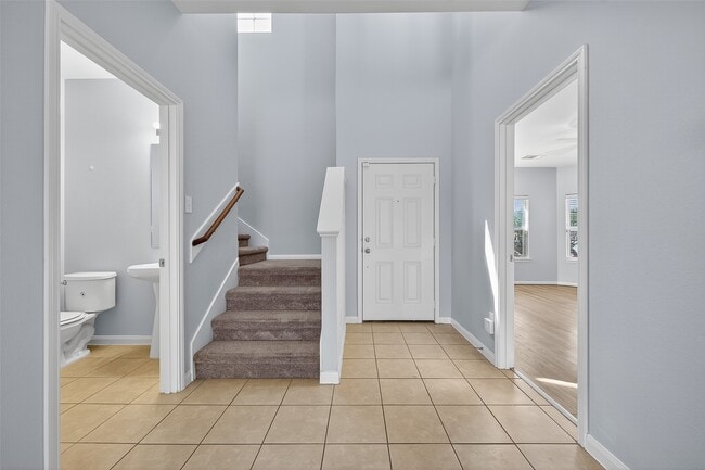 Building Photo - 5119 Harbor Palm Dr