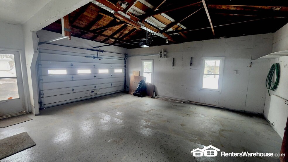 Building Photo - 673 E Lincoln Rd
