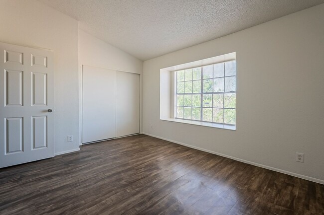 Building Photo - 5821 N 59th Dr