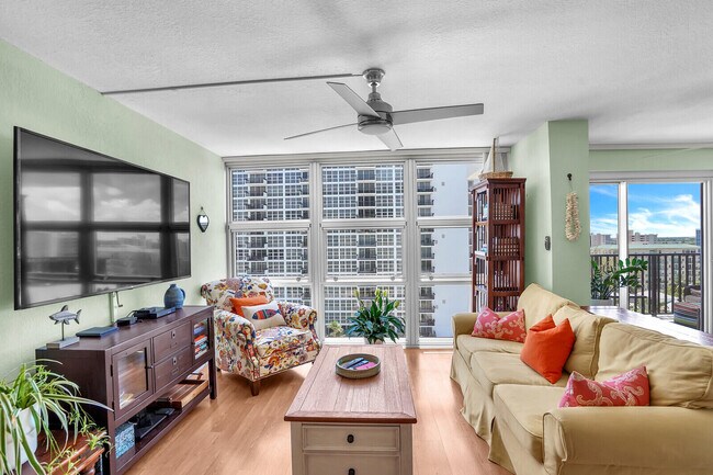 Building Photo - 531 N Ocean Blvd